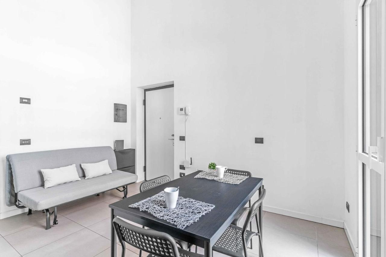 Cos54 - Exclusive Apartment With Garden In Milan Milão Exterior foto